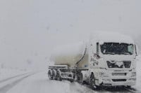 Teretnim vozilima zabranjen saobraćaj na auto-putevima u Srpskoj!