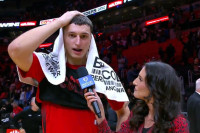 Majami hit pobijedio Bruklin netse, Jović među najboljima