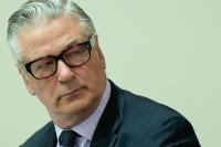 Odbačene optužbe protiv Aleka Boldvina za ubistvo na setu filma Rđa