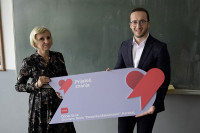 m:tel „Prijatelj znanja": Donacija knjiga i savremene opreme školama u Zvorniku i Karakaju