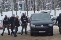 Šta je Nešić poručio prilikom privođenja u policijske prostorije (VIDEO)