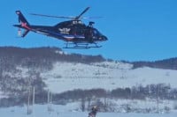 Helikopterski servis Srpske evakuisao majku s bebom i muškarca sa Manjače (VIDEO)