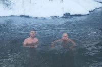 Teslićani se okupali u ledenoj Ukrini (VIDEO, FOTO)