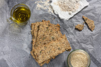 Recept dana: Slani krekeri sa sjemenkama