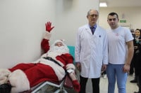 Djed mraz prvi darovao krv u Trebinju