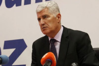 Božić čestitali Čović, Konaković, Zvizdić, Čavara, Ademović...