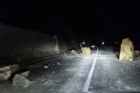 Odron stijene blokirao put u Tesliću