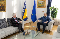 Nakon inicijative za smjenu Konaković se sastao Marfijem, ambasador zaprijetio "svim sredstvima"