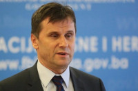 Novalić se uporedio sa generalom Mladićem: Kako se iz zatvora oglašava na mrežama?