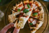 U Italiji ima 40.000 picerija, dnevno se naruči 14.000 kilograma pice