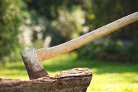 Cijepanje drva podiže muškarcima testosteron koliko i sport