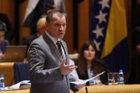 Miletić: Stranci vrše pritisak kako da se glasa