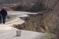 Klizište prijeti kućama