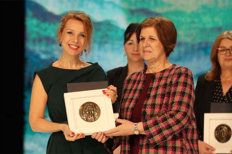 Svetosavska nagrada kao podstrek za nastavu i vaspitanje