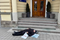 Penzionerka legla ispred Opštine