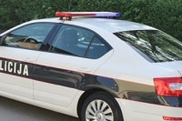 Automobilom udario pješaka i pobjegao