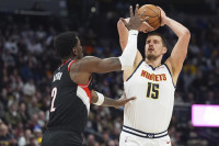 JOKIĆ PONOVO BRUTALAN: Srbin ubacio 40 poena za tri četvrtine