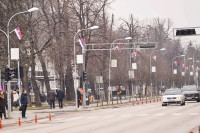 U susret Sretenju ulice Banjaluke okićene zastavama Srpske i Srbije (FOTO)