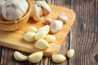 Bijeli luk kao prirodni antibiotik: Kako ga je najbolje konzumirati?
