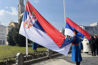 Dva jarbola sa zastavama Srpske i Srbije ispred Palate Republike