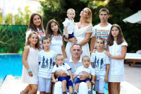 Мајка хероина: Родила десетеро дјеце и изгледа као манекенка