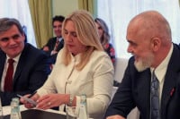 Željka Cvijanović na sastanku sa Martom Kos i zvaničnicima iz regiona