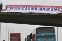 Kamenom oštećeno staklo autobusa iz Srpske u Sremskoj Mitrovici