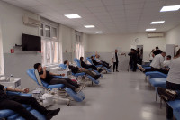 Više od stotinu ljudi do sada dalo krv za mladu Bijeljinku (FOTO)