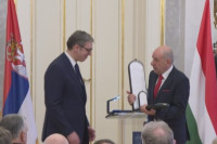 Predsjednik Mađarske Vučiću uručio Orden za zasluge (VIDEO)