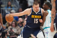 Jokić primio nagradu, pa „pregazio“ Šarlot!