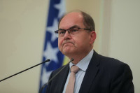 Šmit ostao na ledini