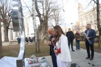 Đulijani položio cvijeće na spomenik 12 beba
