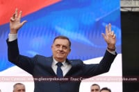 Dodik: Nisu mogli da sve strpaju u sudnicu, pa su izabrali mene (VIDEO)