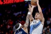 Bogdanović i Harden trojkama prelomili utakmicu protiv Čikaga