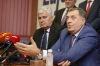 Dodik kontrirao Čoviću: Nema ništa od usvajanja zakona