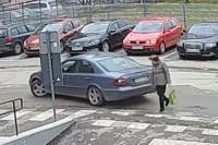Mercedesom udario ženu pa pobjegao (VIDEO)