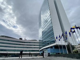 "Trojka" traži smjenu tri srpska zamjenika ministara u Savjetu ministara