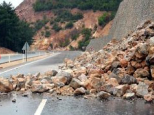 Vozači, oprez: Povećana opasnost od odrona na nekim dionicama