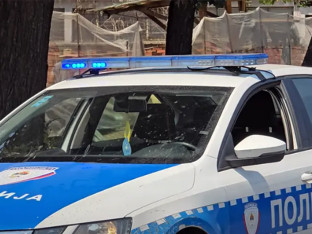 Iz dvorišta porodične kuće ukradeno auto