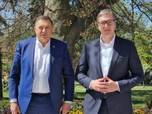 Vučić zamolio Dodika da 15. marta ne dolazi u Beograd