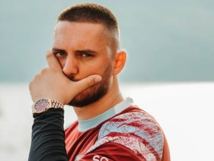 Dekiro nastavlja da niže singlove
