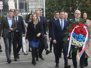Vučević i ministri položili vijence na mjestu ubistva Zorana Đinđića