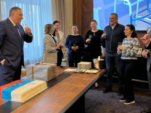 Dodik sa saradnicima slavi rođendan (FOTO)