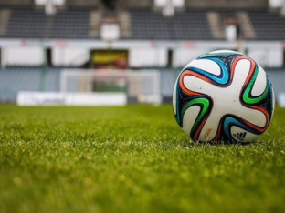 Legendarni fudbaler šetao psa, pa doživio strašnu povredu