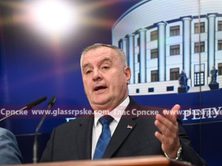 Višković u NSRS: Nemojte propustiti istorijski momenat