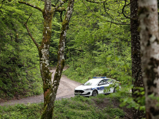 Užas u šumi kod Petrinje: U izgorjelom automobilu pronađeno ugljenisano tijelo