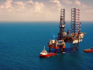 Globalna ponuda nafte u 2025. bi mogla da premaši potražnju