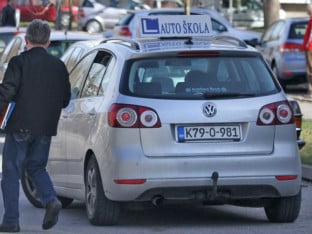 Ova opština u Srpskoj odlikašima finansira polaganje vozačkog