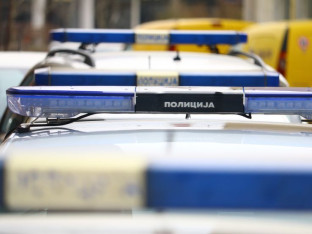 Raste napetost u Beogradu: Pronađeni Molotovljevi kokteli, palice, fantomke...
