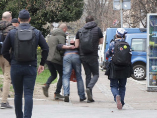 BEOGRAD: Muškarac prijetio bombama, policija hitno reagovala (VIDEO)